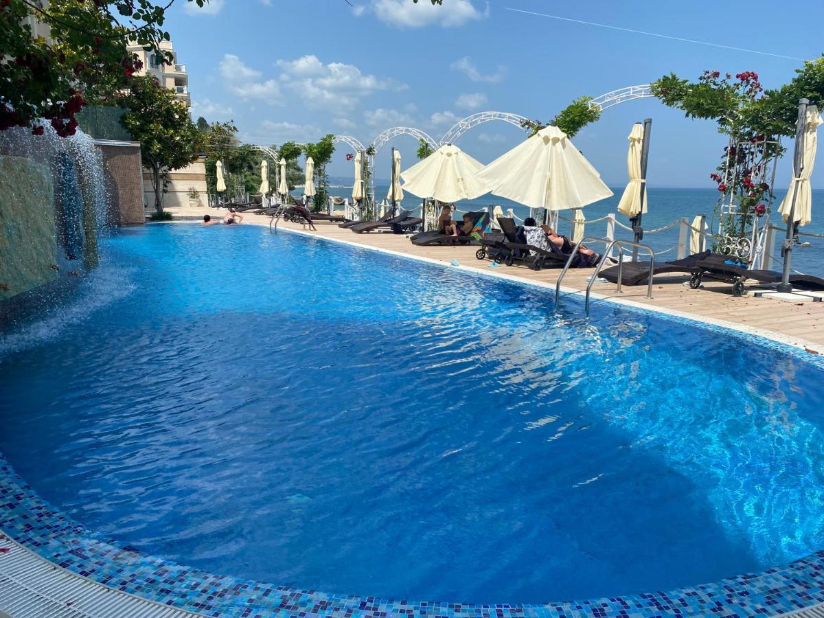Luxurious And Panoramic At The In La Complex